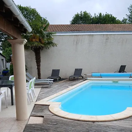 Maison Et Piscine Breuillet (Charente-Maritime)